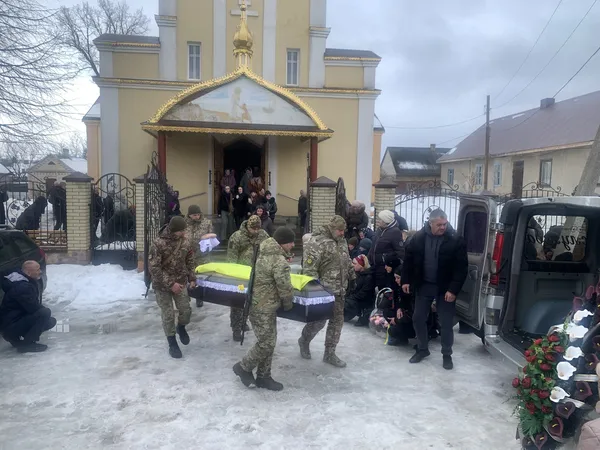 На Волині попрощалися із 48-річним прикордонником Павлом Маєвським (фото)
