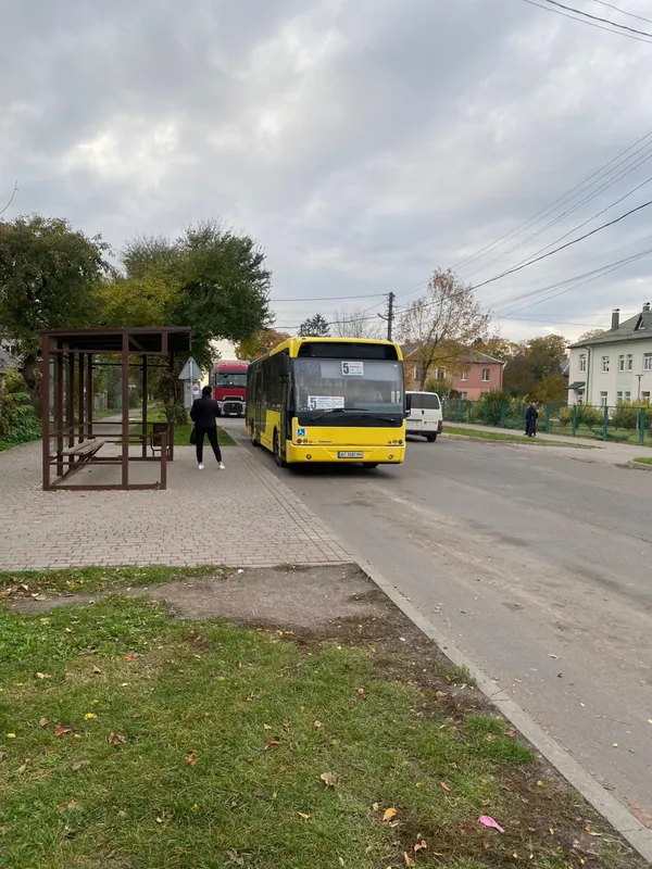 Замість «Богданів»: на вулиці Луцька виїхали нові маршрутки (фото)