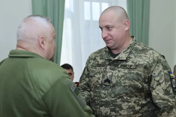 Попри поранення, прикрив побратимів: прикордонника з Волині нагородили орденом «За мужність» (фото)