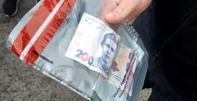 На трасі Луцьк – Рівне батько юного «шумахера» хотів зекономити на хабарі (фото)