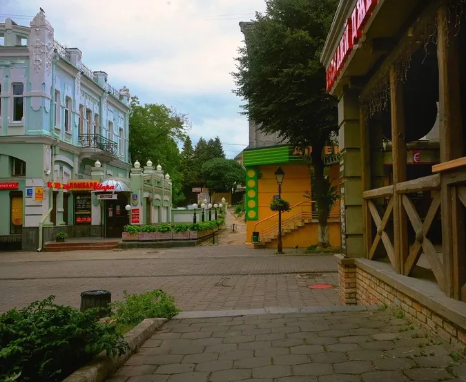 20+ несподіваних ракурсів Луцька на світлинах фотографа