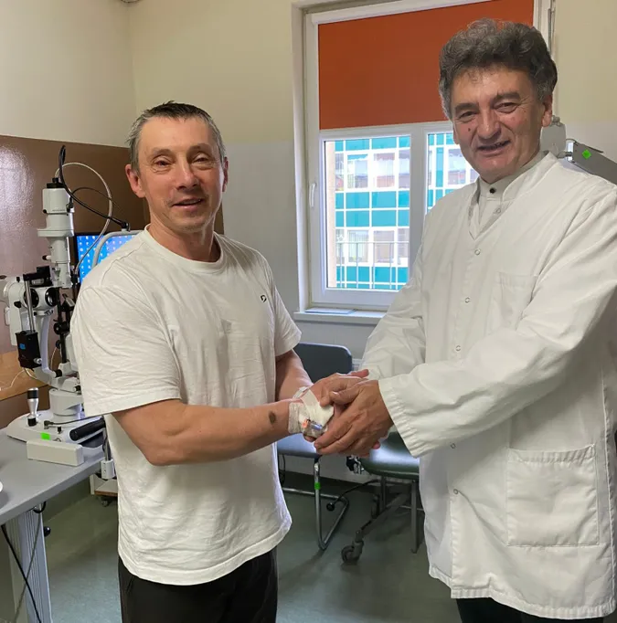 Польські медики повернули зір паралімпійцю з України, який не бачив 30 років