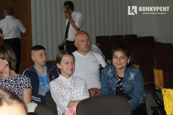 Компанія «Інвестор» подарувала дітям бійців АТО путівки в патріотичний табір