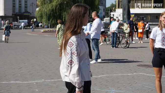 Лучани у День міста тілами склали карту України (фото)