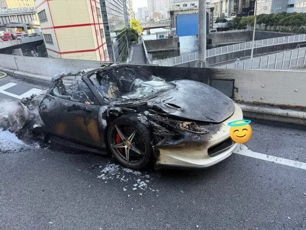 Збирав гроші десять років: чоловік купив оміряну Ferrari, а вона згоріла за годину