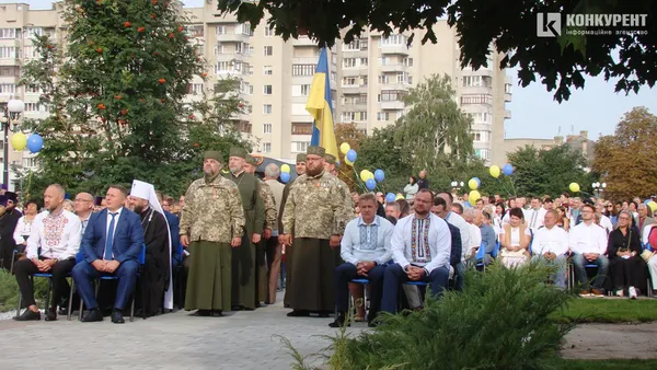 Над Волинню замайорів найбільший прапор (фото. відео)