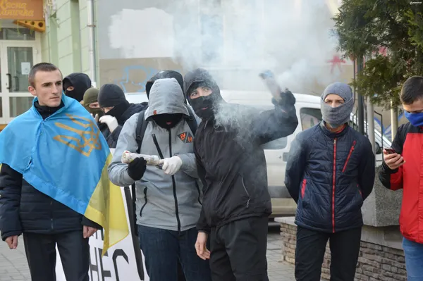 Лучан, які пікетували російський банк, можуть оштрафувати