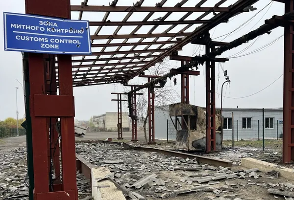 У Ковелі після атаки дронів пошкоджені будинки, храм та митний термінал: хто компенсує збитки (фото)