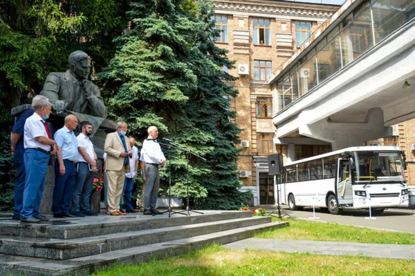 Авіабудівний концерн «Антонов» отримав перший луцький «Богдан» (фото)