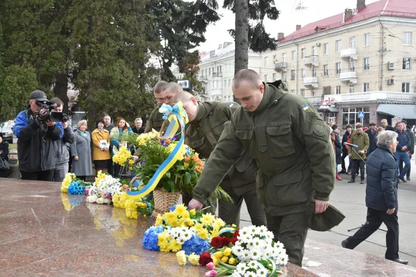 У центрі міста лучани читали вірші Шевченка (фото)
