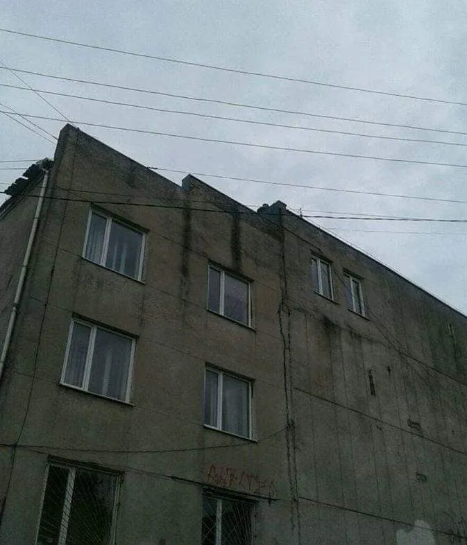 Підлітки в Луцьку залазять на дахи закинутих будівель (фото) 