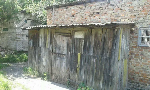 У Луцьку знесли сараї-розвалюхи (фото)