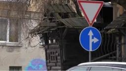 «Нема слів»: людей обурили нові дорожні знаки у центрі Луцька (відео)