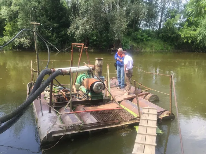 У Луцьку на водозаборі встановили пристрій для захисту риб (фото)