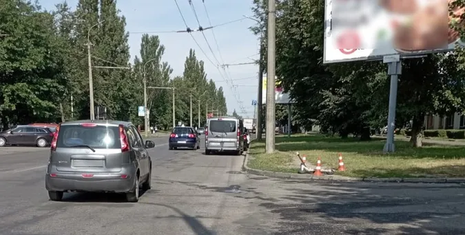 У Луцьку жінка на електросамокаті втрапила під колеса «тойоти» (фото, відео)