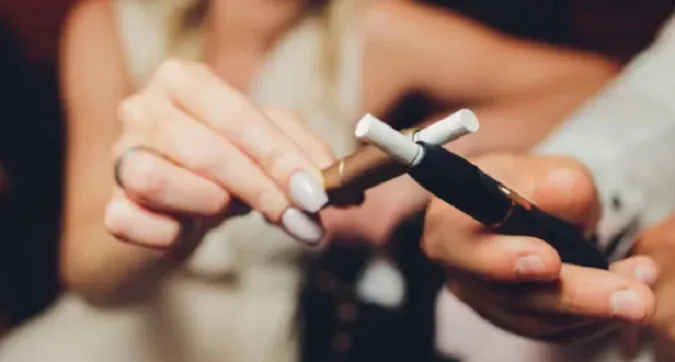 «Сюрприз» для курців: в Україні хочуть заборонити IQOS, GLO і «смачні» сигарети