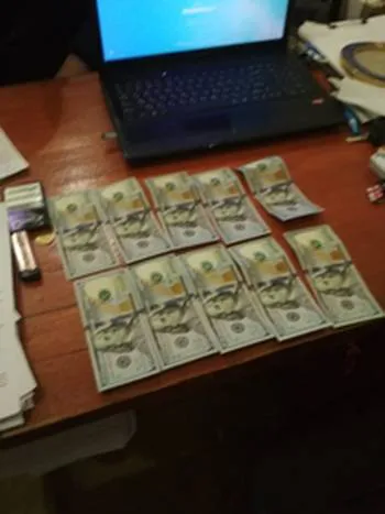 Волинянин за 1000 «баксів» хотів повернути вилучене авто (фото)