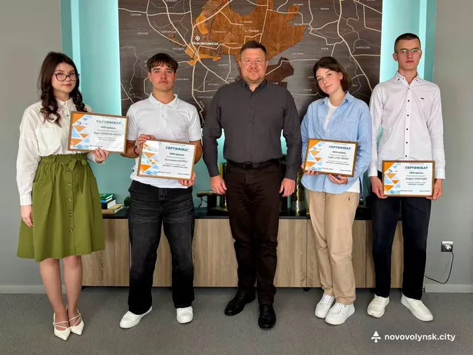Четверо випускників із Нововолинська склали НМТ на 200 балів