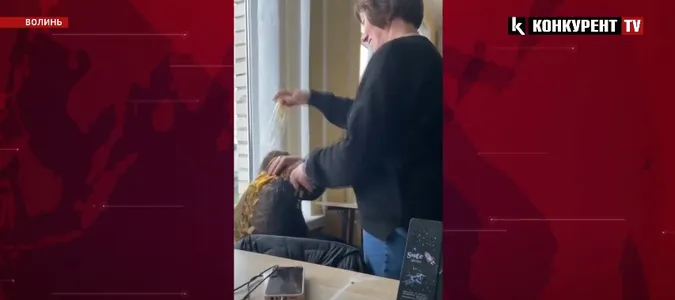 Висипала чипси на голову учениці: що каже дирекція Іваничівського ліцею (відео)