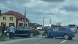 У Ківерцях Volkswagen «наздогнав» Mercedes (відео)