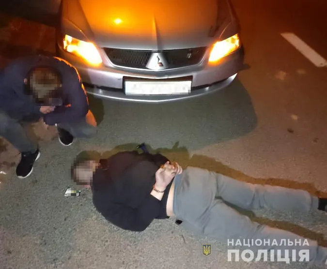 У Луцьку затримали озброєного наркоторговця (фото)
