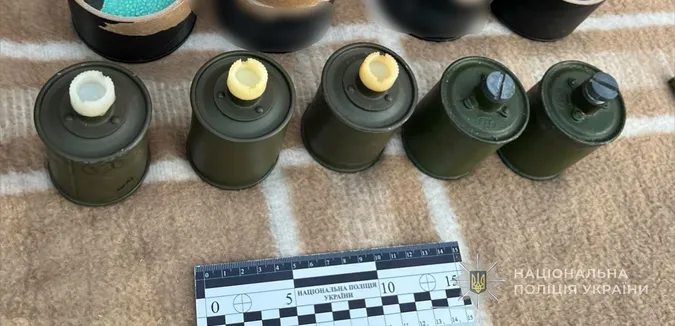 У лучанина в гаражі виявили цілий арсенал зброї та боєприпасів (фото)