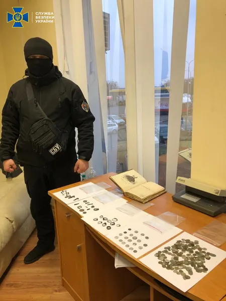 На Волині СБУ не дала вивезти раритетного «Кобзаря» до Європи (фото, відео)
