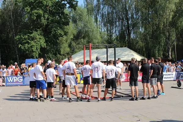 Патрульні Луцька позмагалися в кросфіті