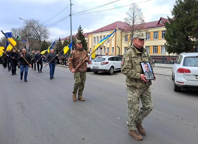 На Волині попрощалися із Захисником Максимом Сущуком (фото)