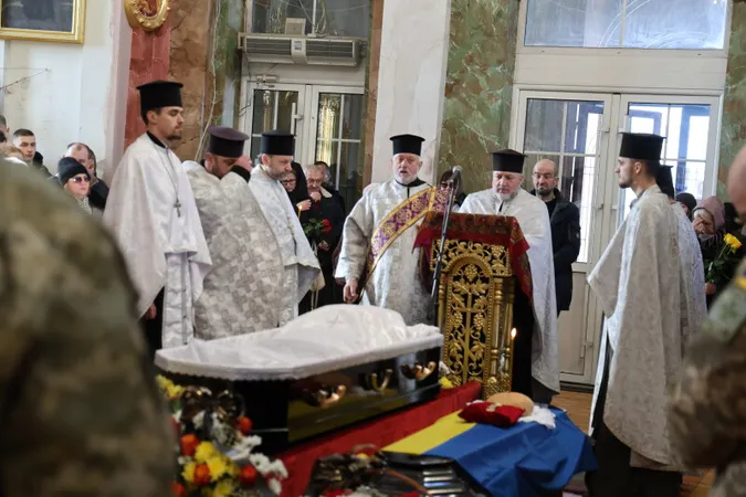 Луцька громада попрощалася з Героєм Миколою Северенюком (фото)