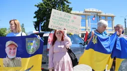 Близько 100 автомобілів та сотня родин: у Луцьку провели акцію на підтримку військовополонених (фото)