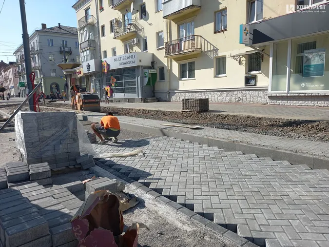 Реконструкція триває: що коїться на проспекті Волі у Луцьку (фото)