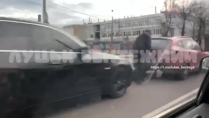 У Луцьку на Ковельській – аварія: рух ускладнений