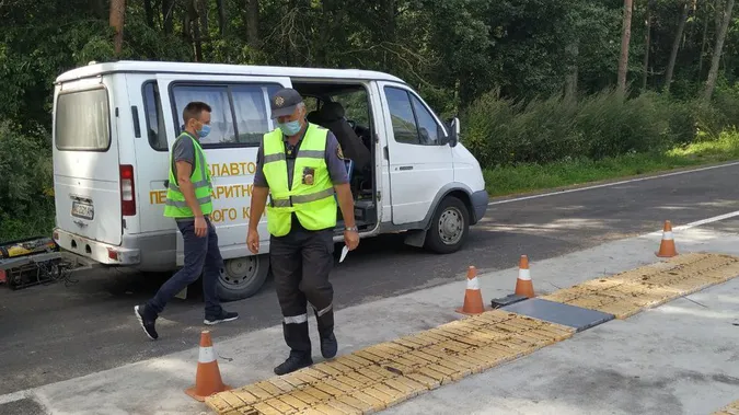 За перевантажені фури на волинських дорогах перевізники заплатять понад 160 тисяч
