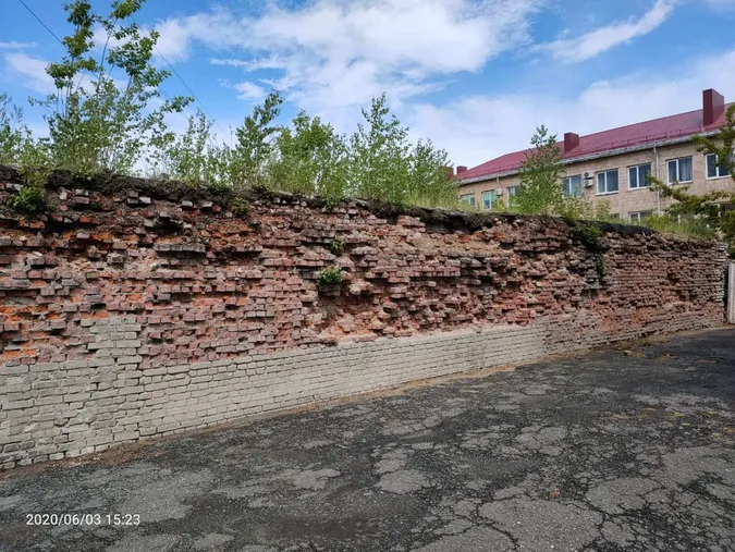 Поліція орендує у Луцькради закинуті гаражі (фото)