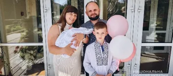 Зі сходу – на зустріч із донечкою: бойовий медик з Волині удруге став татом (фото)