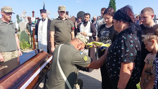 Без батька залишилось п'ятеро дітей: на Волині попрощалися з воїном Володимиром Калитюком (фото)