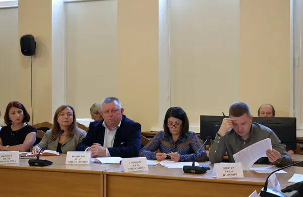 Виховання у сім'ях замість дитбудинків: на Волині шукали шляхи втілення стратегії