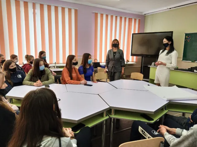 Волинським школярам провели тренінг фінансової грамотності