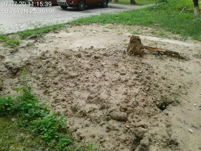 Голову луцького ОСББ та «Луцьктепло» змусили поприбирати після ремонтних робіт