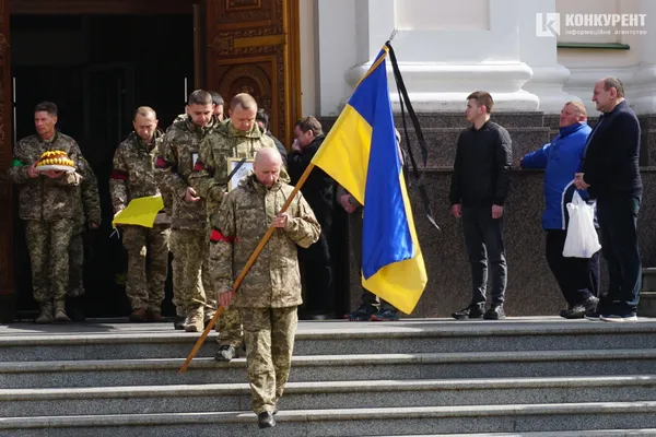 Луцьк на колінах: попрощалися з двома полеглими Героями (фото, відео)