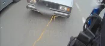 На Волині патрульні допомогли водієві, який застряг на перехресті (відео)