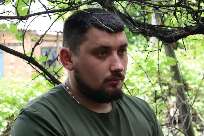 Сповідь, причастя й освячені паски: «волинська сотка» зустріла Великдень на передовій (фото)