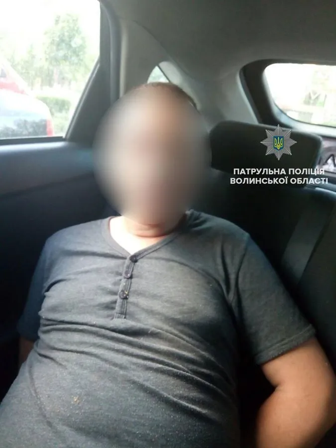 У Луцьку патрульні затримали чоловіка, який чіплявся до дитини 