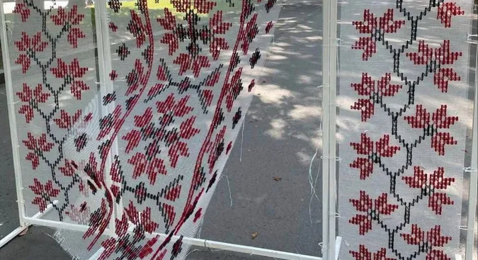 У Нововолинську невідомі понівечили інсталяцію до Дня Незалежності