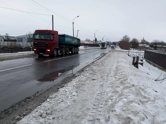 На Волині дві вантажівки потрапили у ДТП (фото)