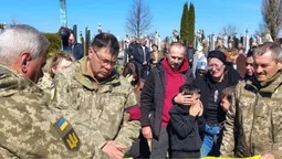 На Волині попрощалися із загиблим захисником Василем Лабою (фото)