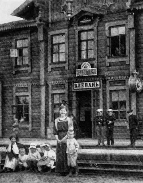 За 50 км від Луцька зберігся один із найстаріших дерев'яних вокзалів України (фото)