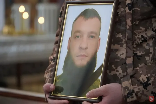 У Володимирі попрощалися із загиблим на війні Героєм Дмитром Савицьким (фото)