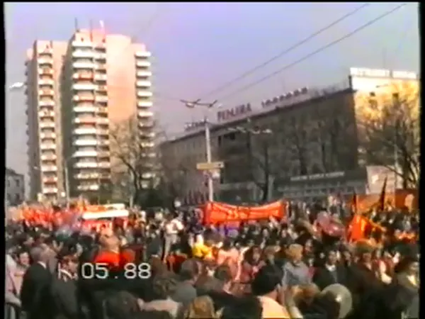 Як Луцьк на першотравневий парад ходив у 80-х роках (ВІДЕО, ФОТО)